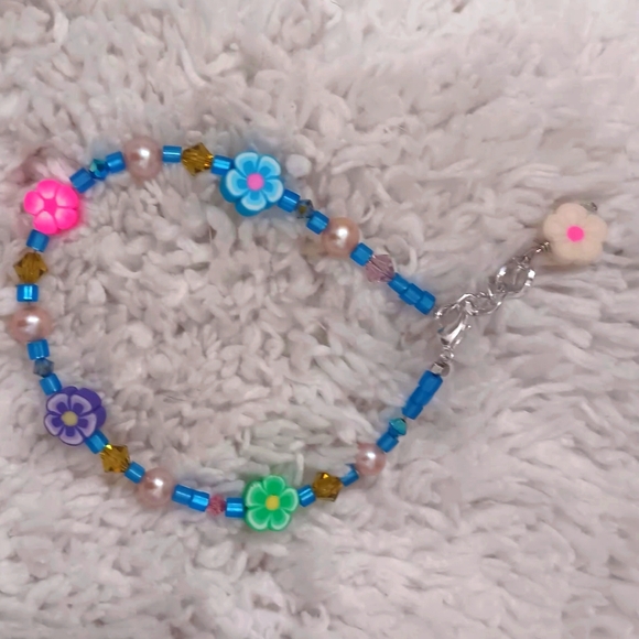 Colorful Handcrafted " Bracelet Featuring Real Pearls - Picture 1 of 3